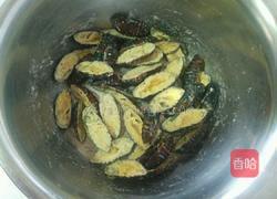 椒盐蚕蛹的做法图解10