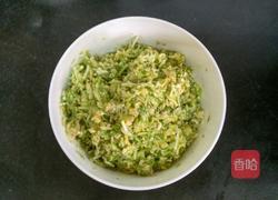 西葫芦鸡蛋水饺的做法图解8