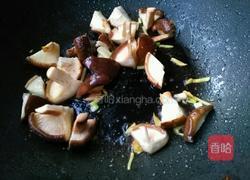 香菇炒西兰花的做法图解9