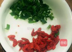 花生木耳炖鸡爪的做法图解8