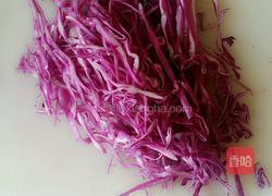 炝拌紫甘蓝的做法图解2