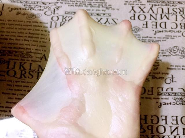 一共揉了45分钟，这是揉出的膜