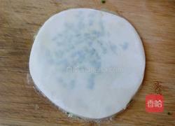 饺子皮葱油饼的做法图解4