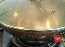 榛蘑炖鸡腿的做法图解12