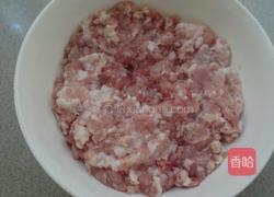 豬肉韭菜餡餃子的做法圖解1