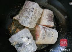红烧鳕鱼顿白萝卜的做法图解4