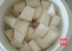 排骨萝卜百合汤的做法图解2