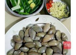 香葱炒花甲的做法图解2