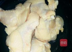 香菇蒸鸡翅根的做法图解1