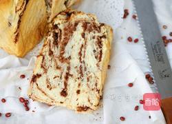 大理石纹豆沙土司的做法图解1