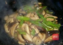 香菇尖椒炒鸡蛋（蚝油口味）的做法图解10