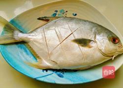 家常味红烧鲳鱼的做法图解1