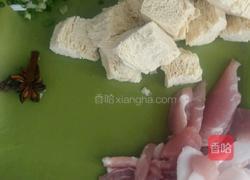 白菜炖冻豆腐的做法图解2