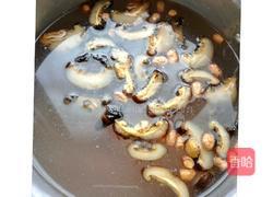 排骨花生营养粥的做法图解3