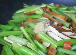 芹菜炒香干的做法图解7
