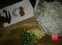 麻辣炒河粉的做法图解1