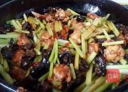 香芹炒鸡翅的做法图解8