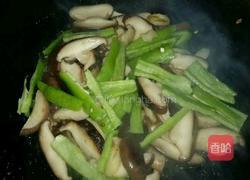 香菇尖椒炒鸡蛋的做法图解8