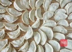 韭菜鸡蛋木耳饺子的做法图解10