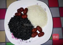 红枣红糖黑米粥的做法图解1