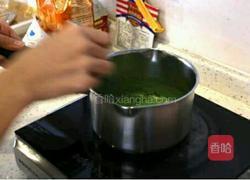 圣诞雪人蛋糕卷的做法图解4