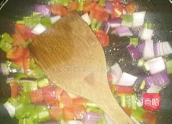 黑胡椒牛肉披萨的做法图解2