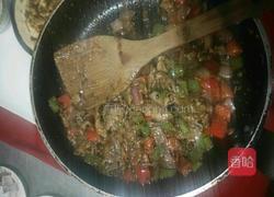 黑胡椒牛肉披萨的做法图解5