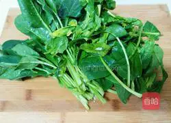 Illustration of how to make spinach cake with nuts 1