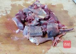 乳鸽山药汤的做法图解1