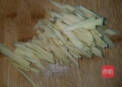 姜丝炒鸭肉的做法图解2