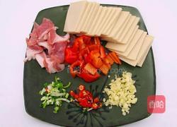 千叶豆腐小炒肉的做法图解1