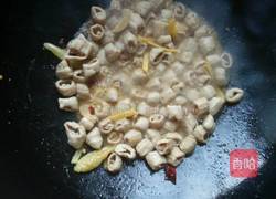 泡椒炒小肠的做法图解5