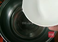 猪脚薏米汤的做法图解2