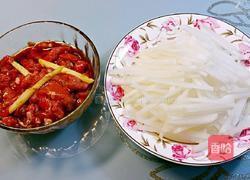萝卜丝炒牛肉丝的做法图解1