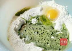 芹菜鸡蛋面条的做法图解3