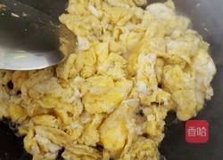 番茄鸡蛋炒泡面的做法图解1