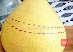 巧扒柚子皮的做法图解2