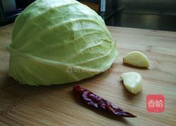 素炒包菜的做法图解1