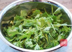 凉拌芹菜叶的做法图解1