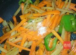 萝卜土豆炒青椒的做法图解5