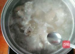 猪脚薏米汤的做法图解3