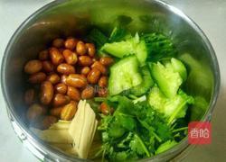 黄瓜拌腐竹花生的做法图解4