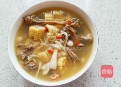 玉米鲜菇乳鸽汤的做法图解3