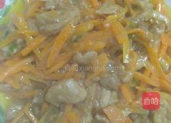 胡萝卜炒脊梁肉的做法图解5