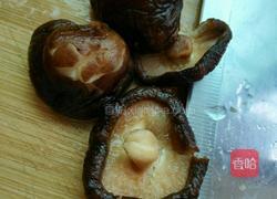 香菇玉米瘦肉粥的做法图解1