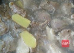 西红柿牛腩汤的做法图解2