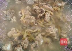 榨菜排骨汤的做法图解6
