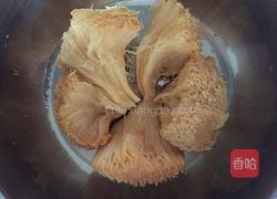 猴头菇排骨汤的做法图解3