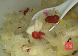 红枣雪梨银耳汤的做法图解3