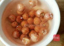 莲子银耳糖水的做法图解2